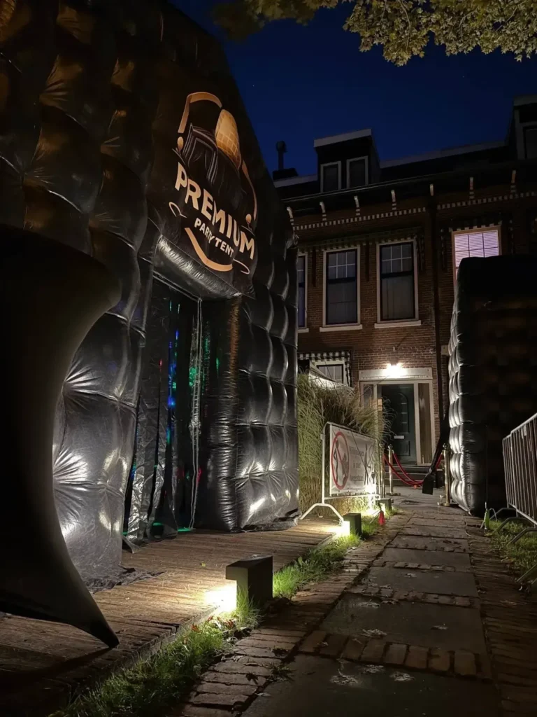 Aufblasbare Disco mit Licht und Sound mieten