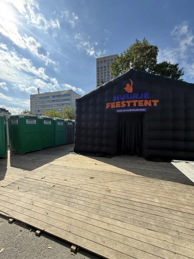 Stimmungsbild 1 von Einführungswoche als Rave-Bunker