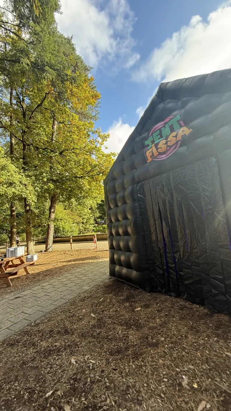 Aufblasbares Discozelt, wie wir es in Köln aufbauen